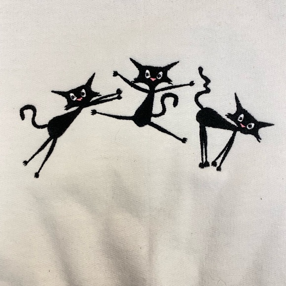 Cat Lover’s Embroidered Sweatshirt - Picture 3 of 3